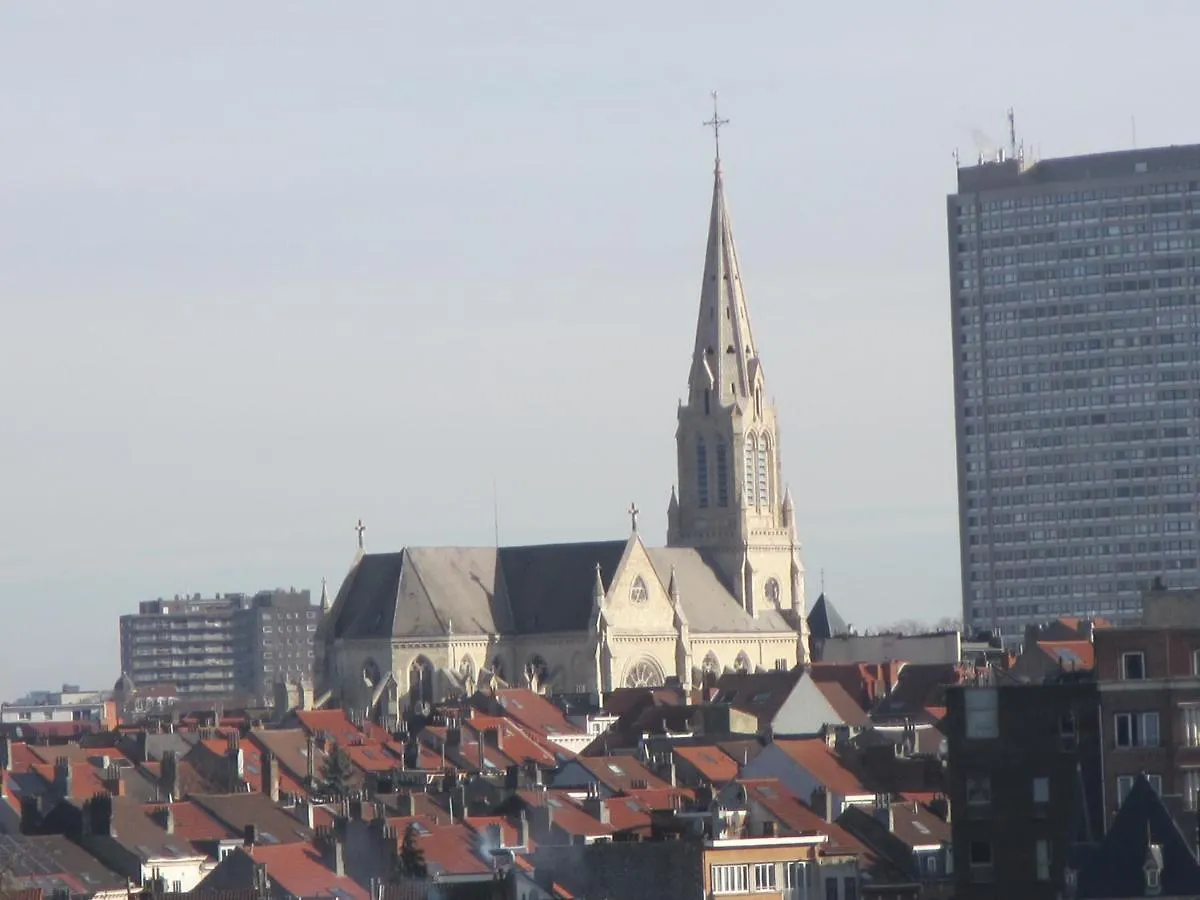 - - - - - Au Sixieme Ciel - - - - - Apartment Brussels